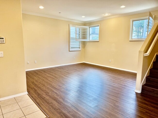 2903 W Edinger Ave in Santa Ana, CA - Building Photo - Building Photo