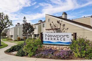 22 Latitude Ct in Newport Beach, CA - Building Photo
