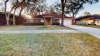 12644 Thicket Ridge Dr in Jacksonville, FL - Building Photo