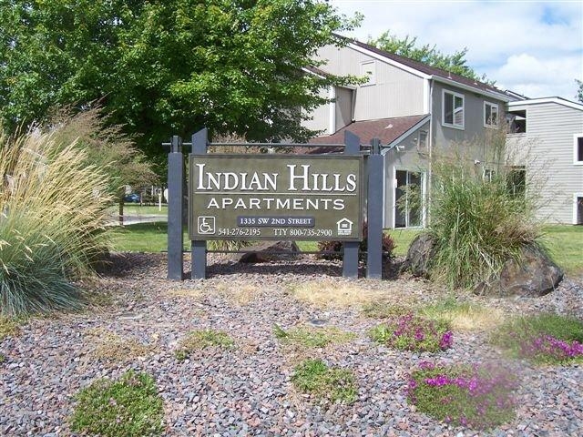 Indian Hills Apartments in Pendleton, OR - Building Photo