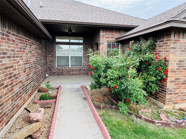 8121 Hillers Rd in Oklahoma City, OK - Building Photo - Building Photo