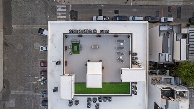 2413 Frankford Ave, Unit 1 in Philadelphia, PA - Foto de edificio - Building Photo