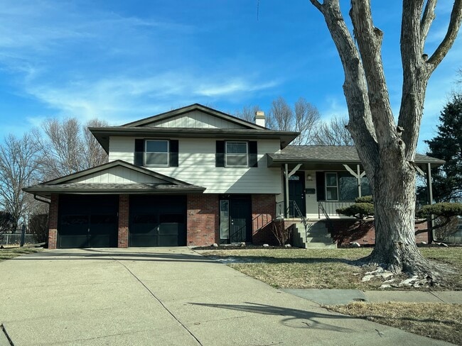 6606 S 108th Terrace in Omaha, NE - Building Photo - Building Photo