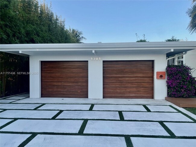 property at 1701 SE 11th St