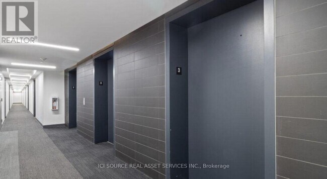 120-120 Varna Dr in Toronto, ON - Building Photo - Building Photo
