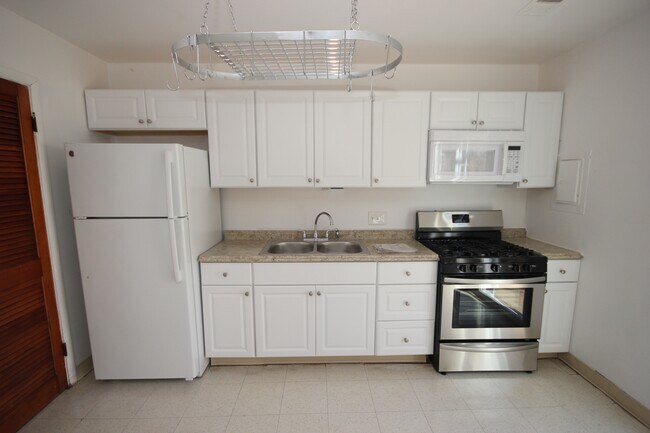 Holly Circle Townhouses in Aberdeen, MD - Building Photo - Building Photo