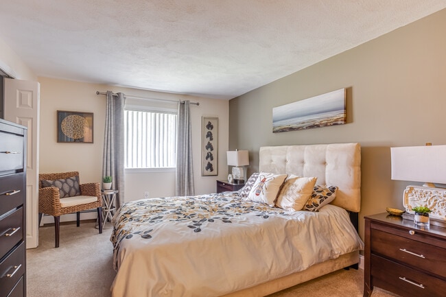 Village Green Apartments in Plainville, MA - Foto de edificio - Interior Photo