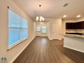 13014 Cadenza Crk in San Antonio, TX - Building Photo - Building Photo