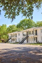 River Front Apartments in Charleston, SC - Building Photo