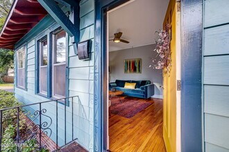 1019 Lark St in Jacksonville, FL - Building Photo - Building Photo