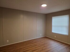 2956 Lake Park Rd in Memphis, TN - Building Photo - Building Photo