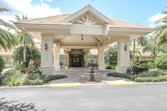 13520 Southampton Dr in Bonita Springs, FL - Foto de edificio - Building Photo