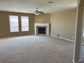 6504 Griffith Loop in Killeen, TX - Building Photo - Building Photo