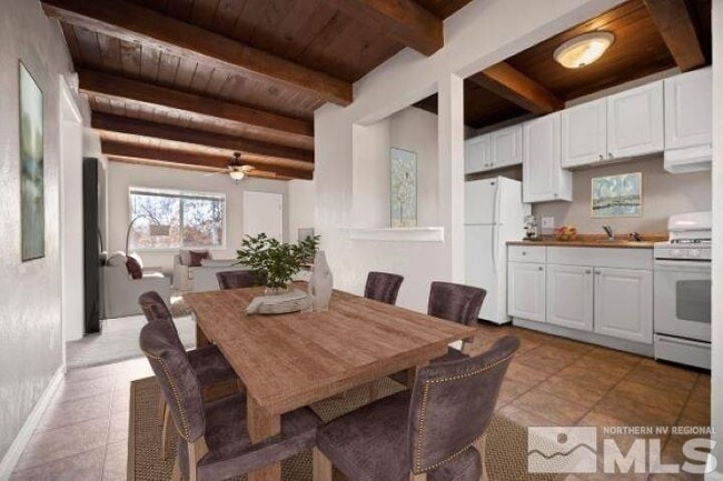 695 Denslowe Dr in Reno, NV - Foto de edificio - Building Photo