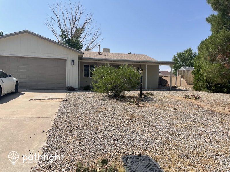 687 Sunflower Dr SW in Rio Rancho, NM - Building Photo