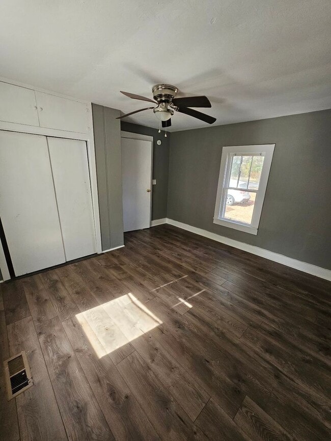 211 W Rasch Rd in Florence, AL - Building Photo - Building Photo