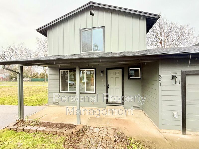 861 14th St in Washougal, WA - Foto de edificio