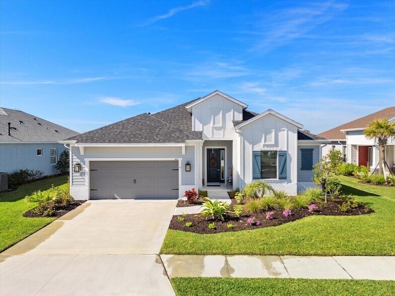 4411 Big Wds Wy, Unit 12-18 in Duette, FL - Building Photo
