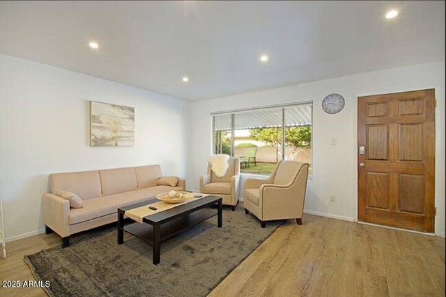 6944 E Earll Dr in Scottsdale, AZ - Building Photo - Building Photo