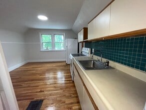 4 Usher Rd in Medford, MA - Building Photo - Building Photo
