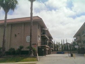 26102 Belle Porte Ave-Unit -04 in Los Angeles, CA - Building Photo - Building Photo