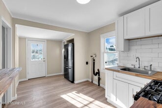 94 Maplewood Ave in Keansburg, NJ - Building Photo - Building Photo