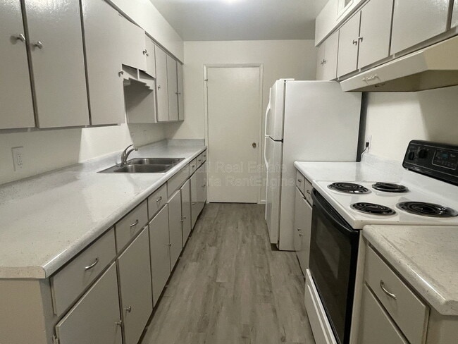 property at 4719 N 15th Ave