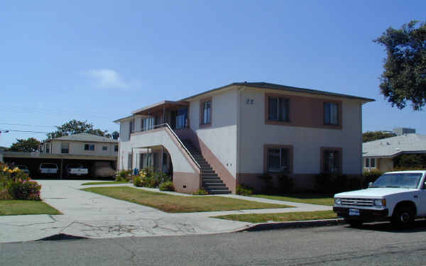 31-37 N Dos Caminos Ave in Ventura, CA - Building Photo - Building Photo