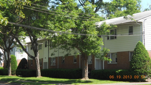 Webster Court in Binghamton, NY - Foto de edificio - Building Photo