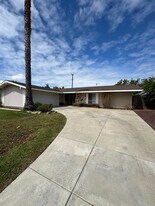 1727 Loma Dr in Camarillo, CA - Building Photo