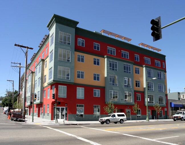 2421 Telegraph Ave in Oakland, CA - Building Photo - Building Photo