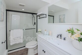 4194 Packard St in Ann Arbor, MI - Foto de edificio - Building Photo