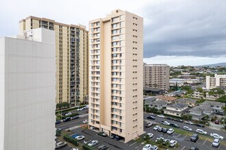 Lakeside West in Honolulu, HI - Building Photo - Building Photo
