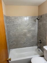 9120 Tutwiler Ave in St. Louis, MO - Foto de edificio - Building Photo