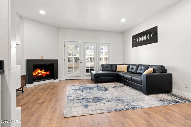 3047 E Rose Ln in Phoenix, AZ - Building Photo - Building Photo