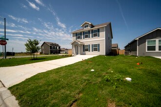 301 Rancho Del Cielo Lp in Jarrell, TX - Building Photo - Building Photo