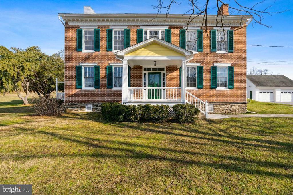 15615 Falls Rd in Sparks Glencoe, MD - Building Photo