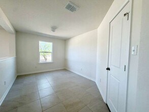 7919 Mariposa Mnr in San Antonio, TX - Building Photo - Building Photo