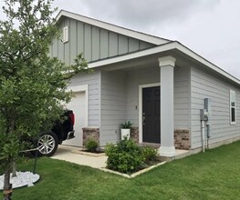 117 Peony Ln. in Jarrell, TX - Building Photo - Building Photo