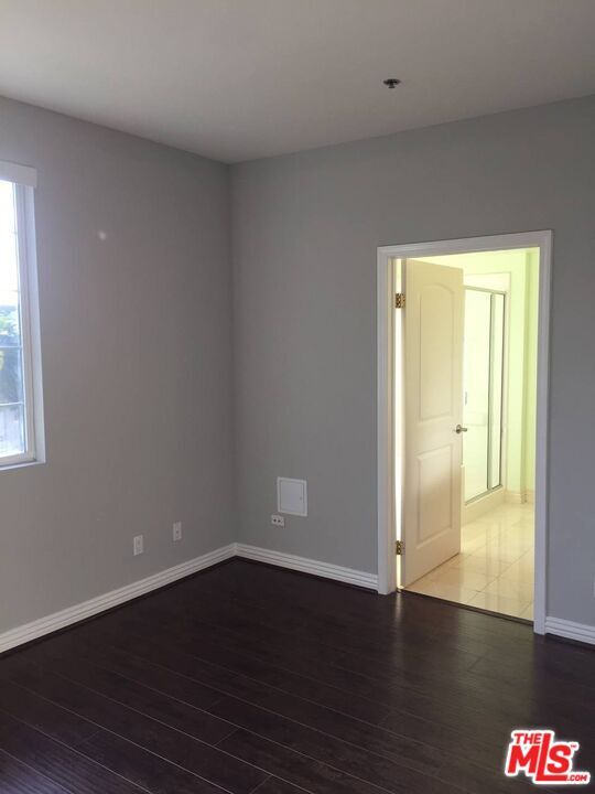 962 S Gramercy Dr-Unit -205 in Los Angeles, CA - Building Photo - Building Photo