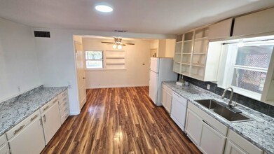 108 W 27th St in San Angelo, TX - Building Photo - Building Photo