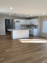 324 Russell Ave, Unit Apt 1 in Williamsport, PA - Foto de edificio - Building Photo