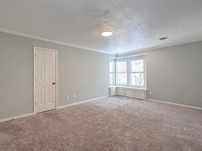 911 Montview Dr in Katy, TX - Foto de edificio - Building Photo