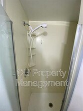 615 W White St in Champaign, IL - Building Photo - Building Photo