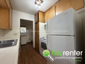 5720 62nd St W in University Place, WA - Building Photo - Building Photo