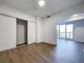 308 Jarvis St in Toronto, ON - Building Photo - Building Photo