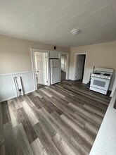 364 Hamilton St in Southbridge, MA - Building Photo - Building Photo