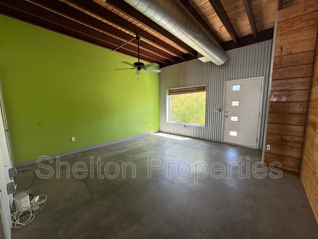 property at 2121 W Hayward Ave