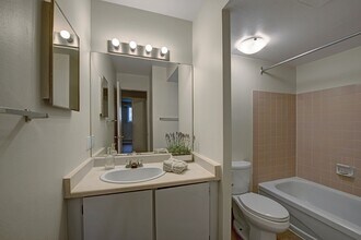 Wyndham Crossing in Edmonton, AB - Building Photo - Building Photo