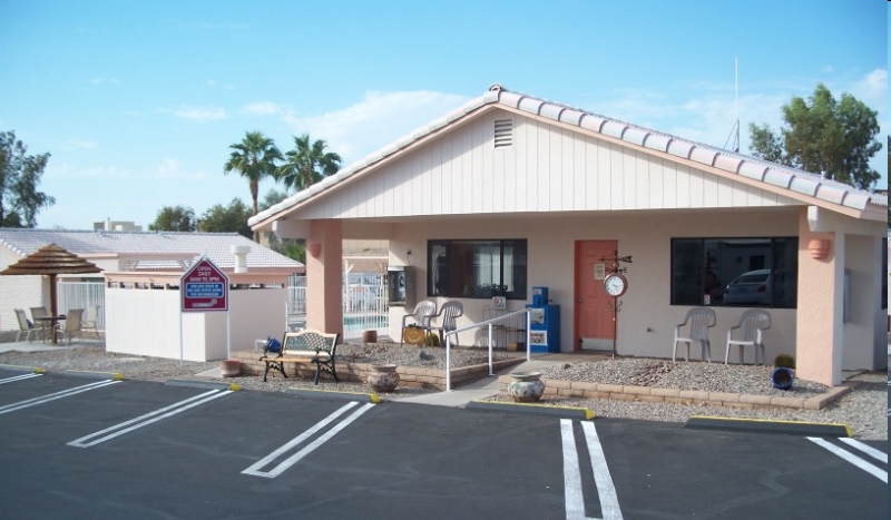 DJ's RV Park in Lake Havasu City, AZ - Building Photo